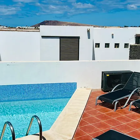 Trendy Isabella, Heated Pool Playa Blanca (Lanzarote)